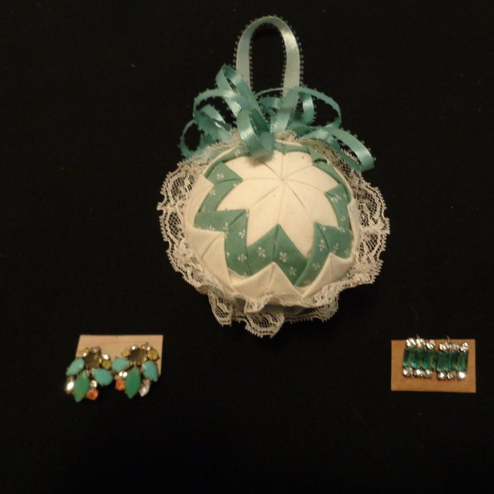 COUNTRY GIRL FANCY GIRL CHRISTMAS SHINE VINTAGE ORNAMENT & EARINGS LOT